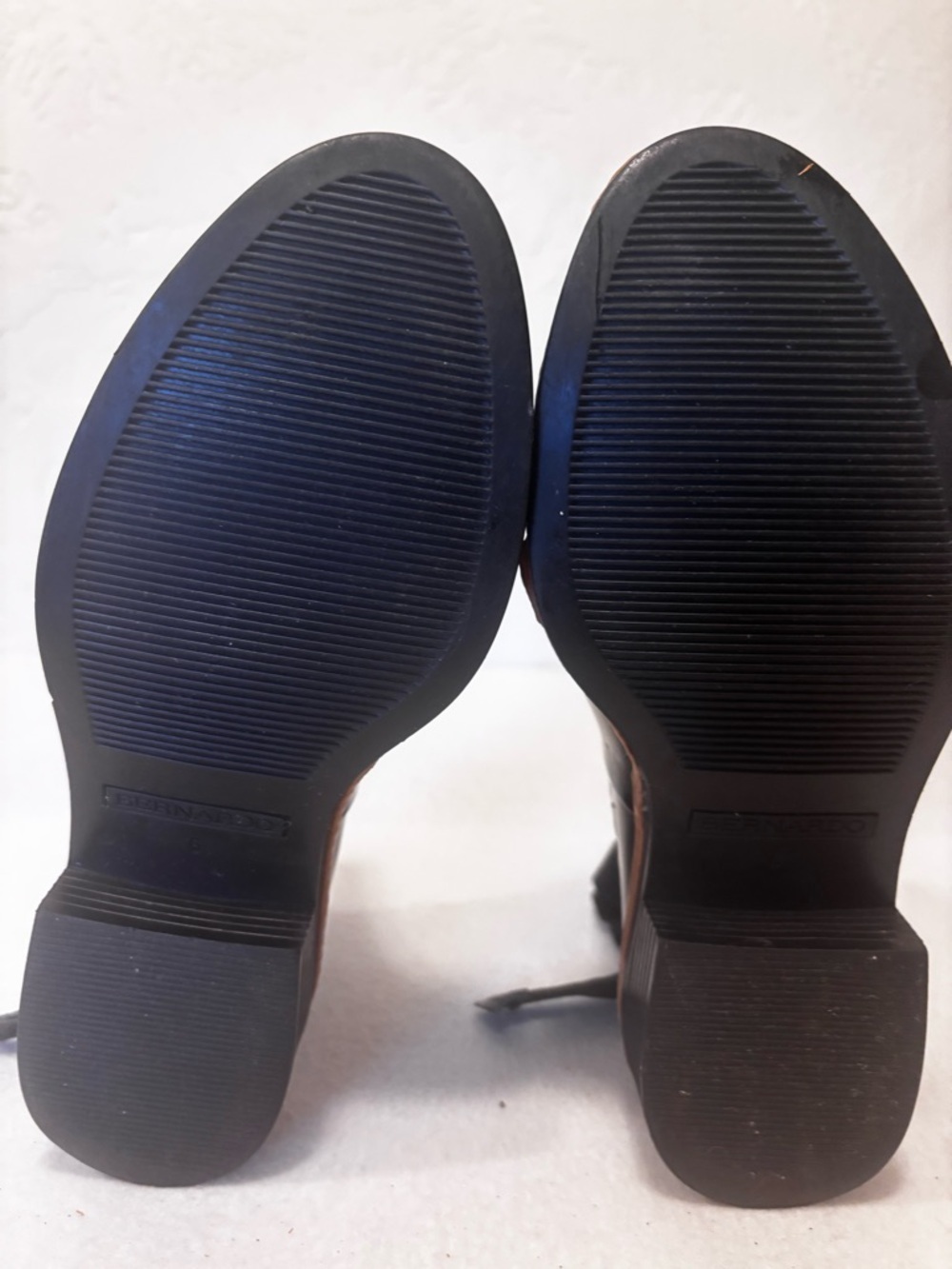 Bernardo Black Chelsea Ankle Boots lace back detail. Size 6 - Picture 7 of 9